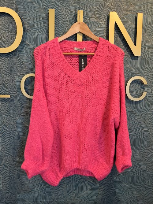 V neck jumper in pink