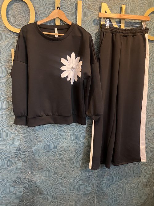 Two piece set in black