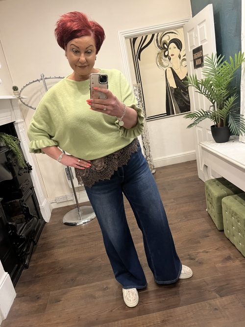 Frill sleeve knit in pistachio