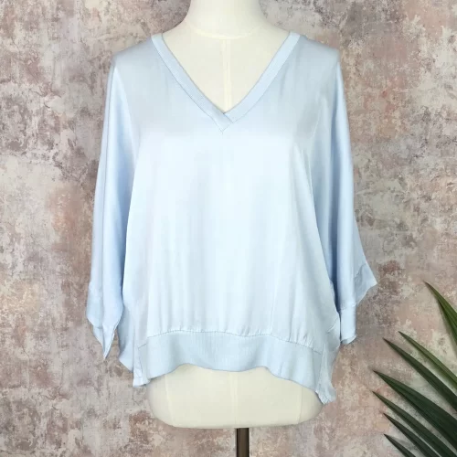 Sateen feel top in blue