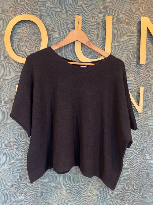 Boxy top in navy
